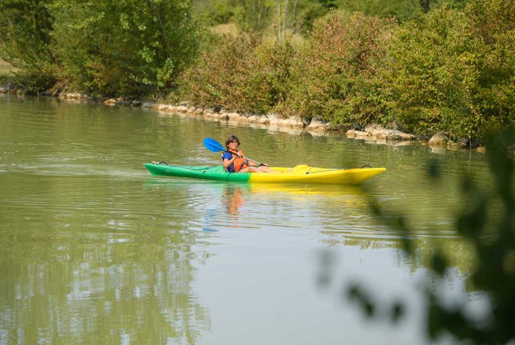 Lac Agen, Lac Lot-et-Garonne, Location avec base de loisirs Agen, Location avec base de loisirs Lot-et-Garonne, Location chalet Agen, Location chalet Lot-et-Garonne, Location gîte Agen, Location gîte Lot-et-Garonne, Pêche Agen, Pêche Lot-et-Garonne, Vacance campagne Agen, Vacance campagne Lot-et-Garonne